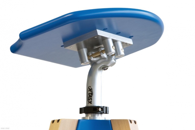 Alternative view of MEC Hocker Benchrest Dock